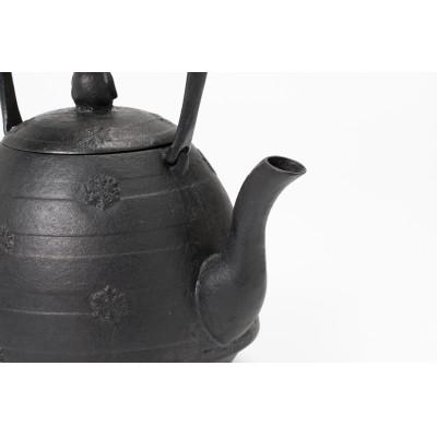 ふるさと納税 奥州市 南部鉄器 鉄瓶 南部型南極 0.8L 【村上怜 作】 IH調理器 伝統工芸品 [Y0053] |  | 01