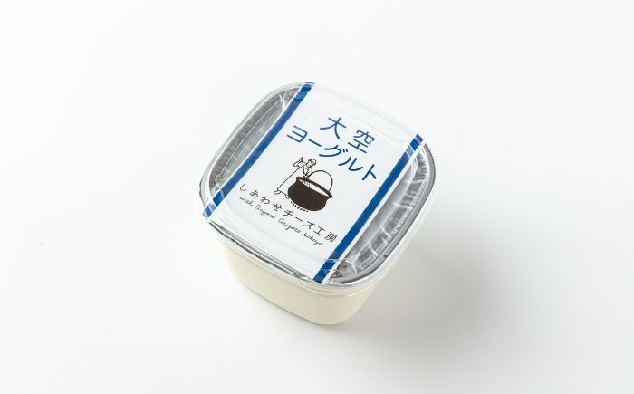
                  12回定期便 できたて直送「大空 ヨーグルト」 400g×4個×12回 《足寄町》【株式会社しあわせチーズ工房】 [BEAK041] ヨーグルト よーぐると 乳製品 牛乳 乳酸菌 免疫力 美味しい 高評価 おすすめ ギフト 400g 定期便 足寄町産 北海道産 道産 足寄町 北海道
                
