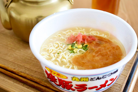 【年4回・四季の定期便】焼豚ラーメン・焼豚ラーメン×丸幸ラーメン 計24食(12食入×各1ケース)【サンポー ラーメン 豚骨ラーメン 九州とんこつ 豚骨スープ カップめん 焼豚 濃厚 豚骨 丸幸ラーメ