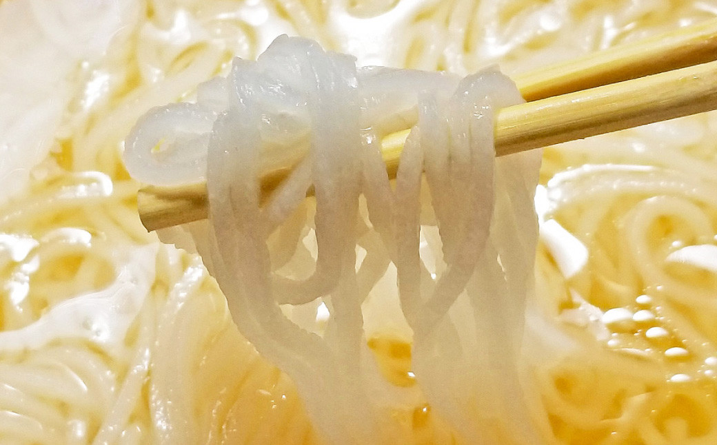 【博多名物】九州産ハーブ鶏水炊き＆国産牛もつ鍋(醤油味) 食べ比べセット 各2人前