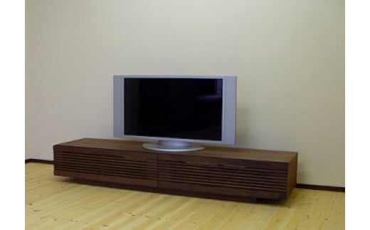 
            【VOICE テレビボード ウォールナット　180cm】シャープな無垢材ルーバー扉のテレビボード＜ウォールナット材　オイルフィニッシュ　リモコン対応＞家具 テレビ台 テレビボード TVボード AVボード 棚 リビングボード サイド MUFactory
          