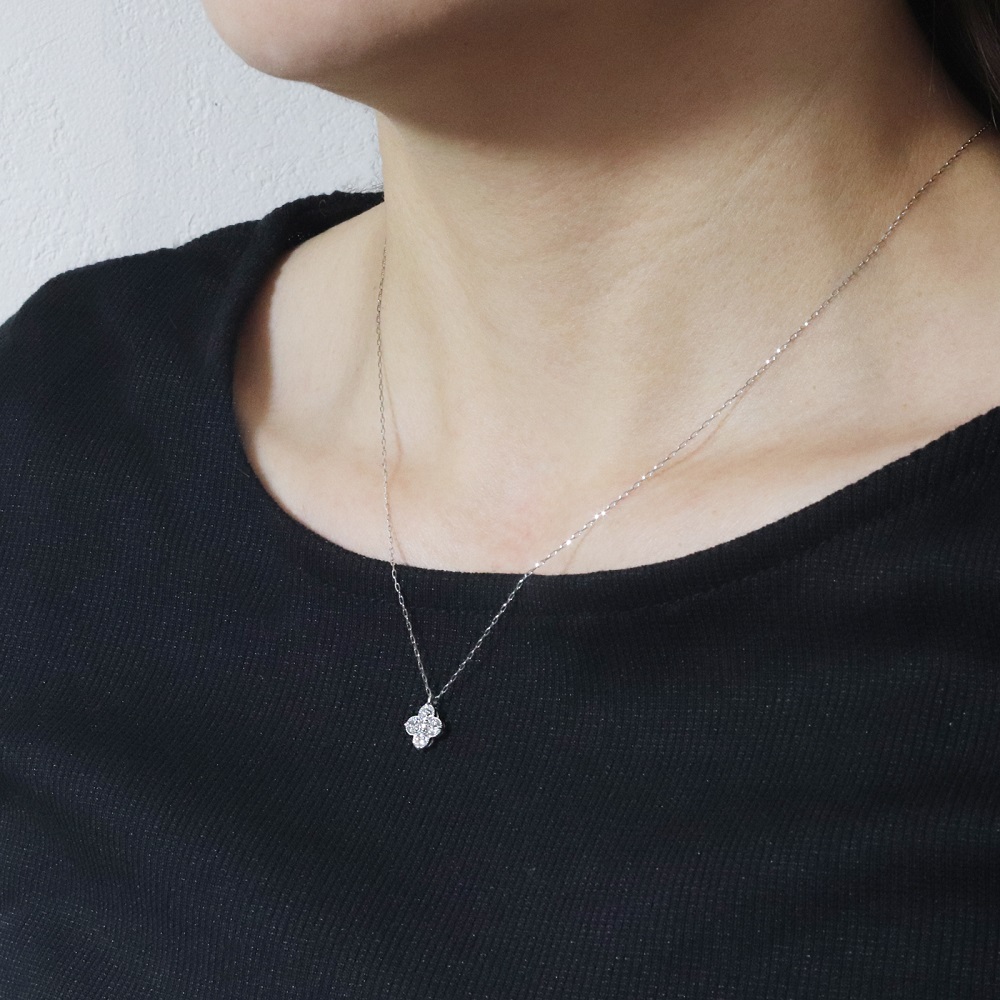 プラチナ 0.50ct フラワーダイヤモンドペンダント　BQ-179