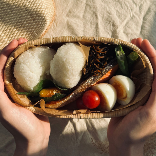 【伝統工芸品】飯行李「むすぶ」Mサイズ / 伝統工芸品 柳行李 豊岡杞柳細工 弁当箱 お弁当 行楽