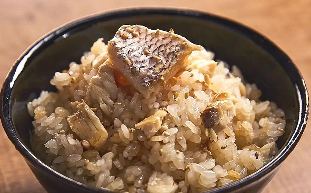 UMAMI だし屋の炊き込みご飯の素（2合用×2袋) 三条市下田産米（300g×2袋） 炊き込みご飯の素セット 新潟県産米 010S111