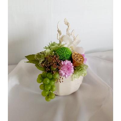 ふるさと納税 岡山市 プリザーブドフラワー仏花　　マスカット　クリアケース入り