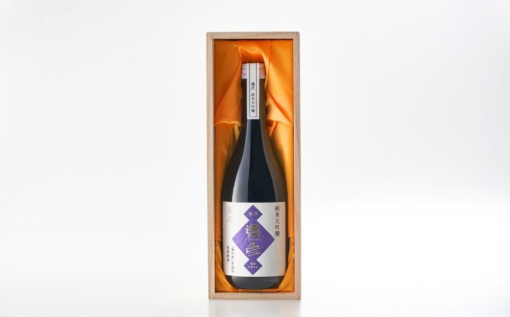 泉流 彌彦 純米大吟醸酒 720ml 1本 桐箱入り日本酒 弥彦産山田錦100%使用 桐箱入り
