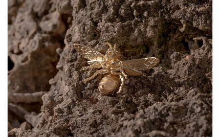 スズメバチネックレス　ゴールドカラー　All insects　【セレブ御用達】【世界10個限定】【運気UP】今、世界中から熱視線を浴びている幻の昆虫アートジュエリー 