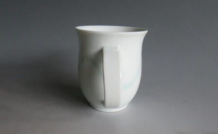 日展会友 照井一玄作 有田焼 白磁マグカップ 水の中【岳窯】食器 器 うつわ カップ マグカップ コップ 白磁 シンプル たっぷり 大容量 ティータイム ap010