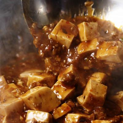 ふるさと納税 富田林市 本格四川中華!!　喜神菜館の陳麻婆豆腐　満足サイズ6食入り(250g×6袋)《冷凍》 |  | 01