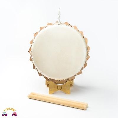 ふるさと納税 徳之島町 牛革9.5寸(30cm)くさび太鼓(バチ・太鼓台付) |  | 01