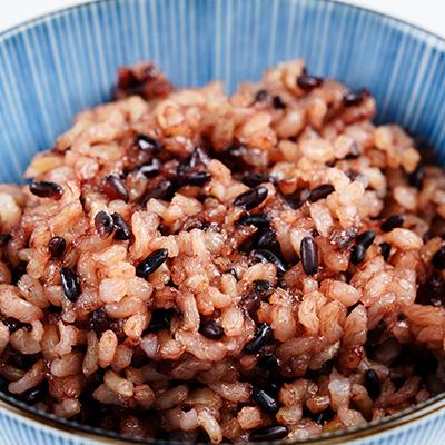ふるさと納税 菊池市 【ご飯パック】黒米入り玄米 150g×24パック入 |  | 02