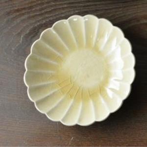 砥部焼 菊型皿セット（直径約17cm×2枚） 黄色 【ふるさと納税 人気 おすすめ ランキング 食器 皿 お皿 砥部焼 おさら 陶芸 和食 洋食 手作り おしゃれ かわいい 愛媛県 伊方町 送料無料】 IKTS011-4