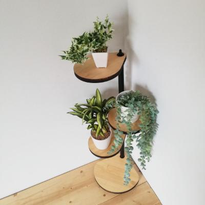 ふるさと納税 守口市 角にも置けるしずくのスタンドシェルフ 3段タイプ 360度回転 隅置き  ガーデンラック 完成品 |  | 01