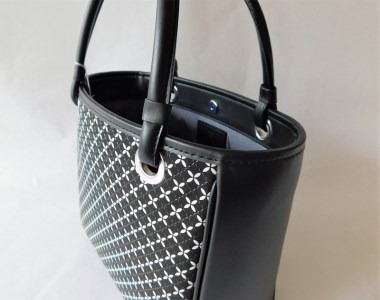 甲州印伝オリジナルブランド 「そよか」手提げ［K037854-H］