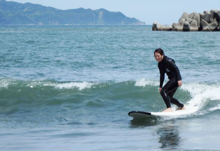 【SLOF SURF DESIGNS】鴨川発！SLOFのサーフレッスン ２時間１名様　[0030-0089]