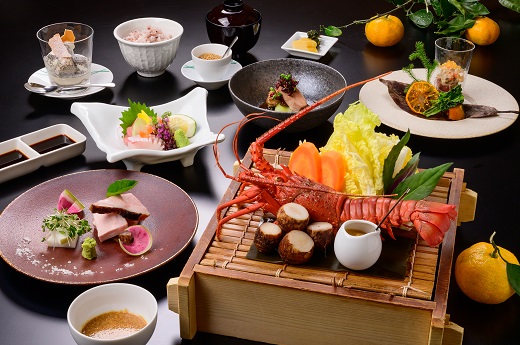 世界遺産リゾート 里創人 熊野倶楽部 宿泊割引券 30,000円分 【ミシュランガイド2019 三重旅館部門 最高ランク評価☆】 宿泊券 宿泊チケット チケット 割引券 トラベルクーポン トラベル 旅