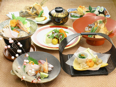 【昭和23年創業】老舗寿司店「すし丸」お食事券 6000円分｜寿司 食事券 会席 お祝い 愛媛県 松山市 ふるさと納税【SSM001】