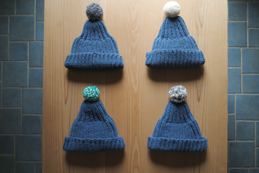 
            【気仙沼ニッティング】ポンポン帽子（春の海） [気仙沼ニッティング 宮城県 気仙沼市 20563308] 
          