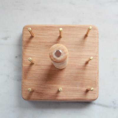 ふるさと納税 猪名川町 エディ工房　糸巻きスタンド　(オーク・真鍮製8本立)　針休め装備 |  | 03