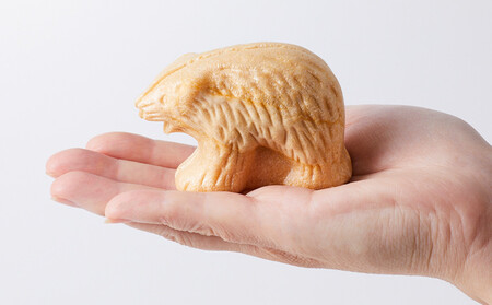 北海道名物 木彫り熊モナカ(1箱 6個入り) | もなか　もなか　もなか　もなか　もなか　 【 もなか モナカ 最中 和菓子 菓子 おかし 食品   グルメ お取り寄せ お取り寄せグルメ    】