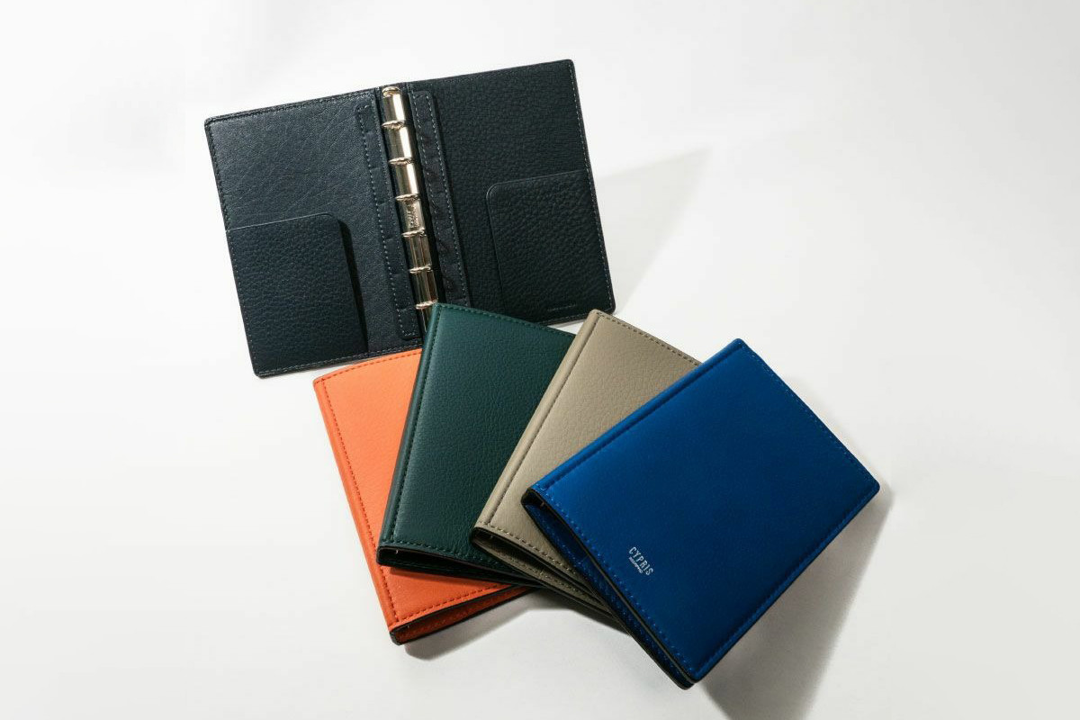 
            【カラーが選べる】キプリス本革製手帳（ミニ6穴11mm）【革小物 革製品 ソフトシュリンクレザー 牛革 しっとり シーズンレス 職人 手帳 】
          