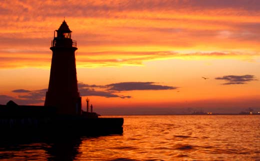 世界三大夕日へLET'S GO！釧路発見！サンセットクルーズ乗船券(ペアチケット) 飲み放題付き 釧路観光クルーズ船 シークレイン クルーズ 体験 チケット 観光 乗船券 旅行 観光船 _F4F-43