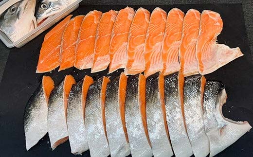 【新物】釧路産定置網活じめ時知らず1本（切身） 鮭 トキシラズ 切身 活じめ 釧路 海産物 F4F-8841