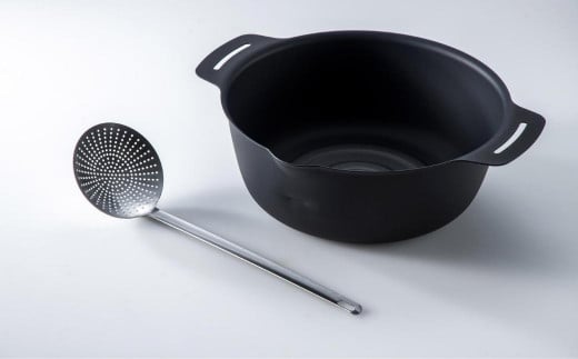 継ぎ目のない鉄の揚げ鍋＆かす揚げセット IH対応 天ぷら鍋 キッチン用品 燕三条製 [下村企販株式会社] 【010S335】