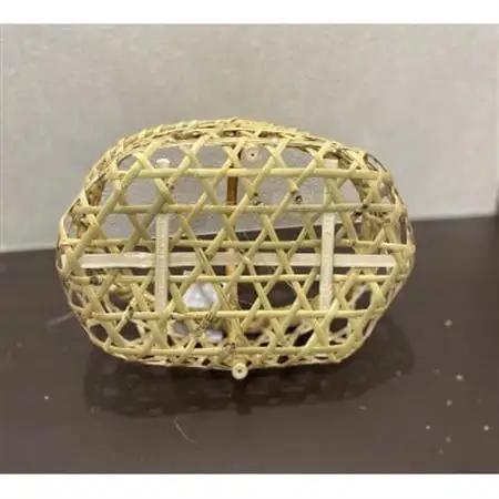 津軽竹籠と津軽赤味噌、水を一滴も使わない丸絞りりんごジュース2本セット【1670508】