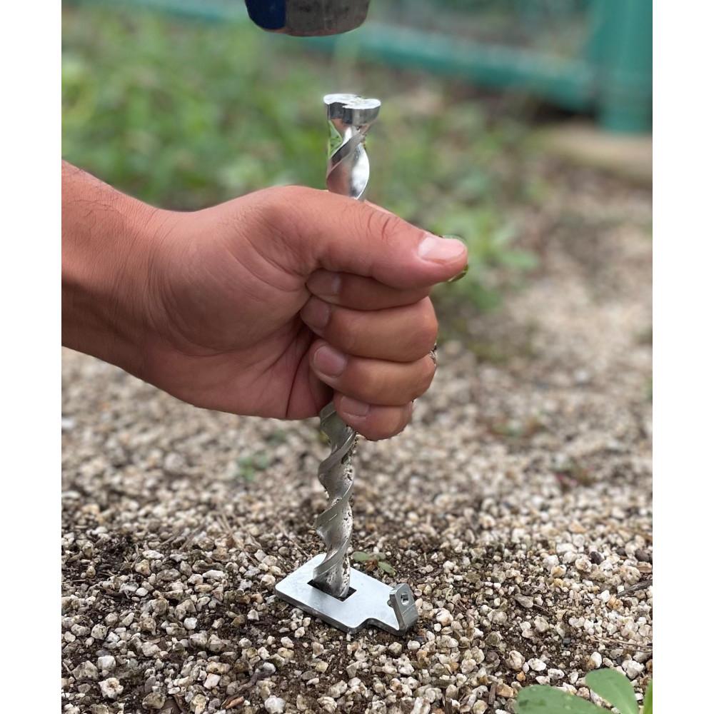 【ふるさと納税】ねじペグ20cm　シルバー　4本セット　キャンプ用ペグ　スパイラル　トルネード　アウトドア　【アウトドアグッズ 人気 おすすめ 】 | アウトドア　アウトドアグッズ　キャンプグッズ　人気 おすすめ 送料無料