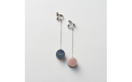 
            アクリルチェーンイヤリング Neptune FC012263
          