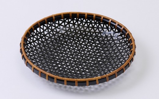 【竹工芸】漆塗盛篭　黒 | 竹工芸 竹細工 竹籠 竹かご 盛篭 盛籠 本漆 天然漆 漆仕上げ 漆芸 漆器 本漆仕上げ 漆塗竹籠 伝統工芸 工芸作家 作家作品 手仕事 職人技 竹編み 編組品 網代編み 花籠 菓子器 盛器 果物籠 和雑貨 和風インテリア 竹編籠 竹編み作家 竹工芸作家 榎本千冬作品 石川 金沢 加賀百万石 加賀 百万石 北陸 北陸復興 北陸支援