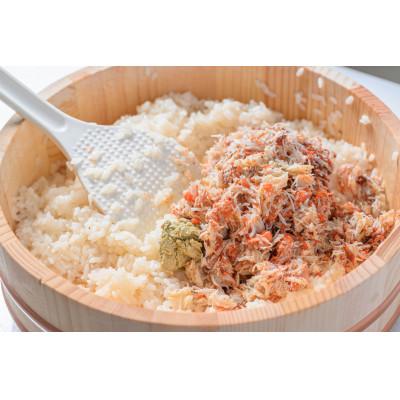 ふるさと納税 京丹後市 蟹の匠　魚政のカニ屋が作る海シリーズ　恋蟹寿司 (こいずし)　3貫　甲羅の舞台　2セット |  | 01