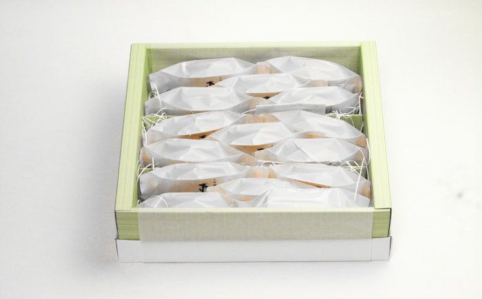 【佐賀県の銘酒東一大吟醸を使用】東一バターサンド 15個入り / 洋菓子 バターサンド 東一 佐賀銘菓 レーズン/佐賀県 / シェ・ヤマモト [41AAAE002]
