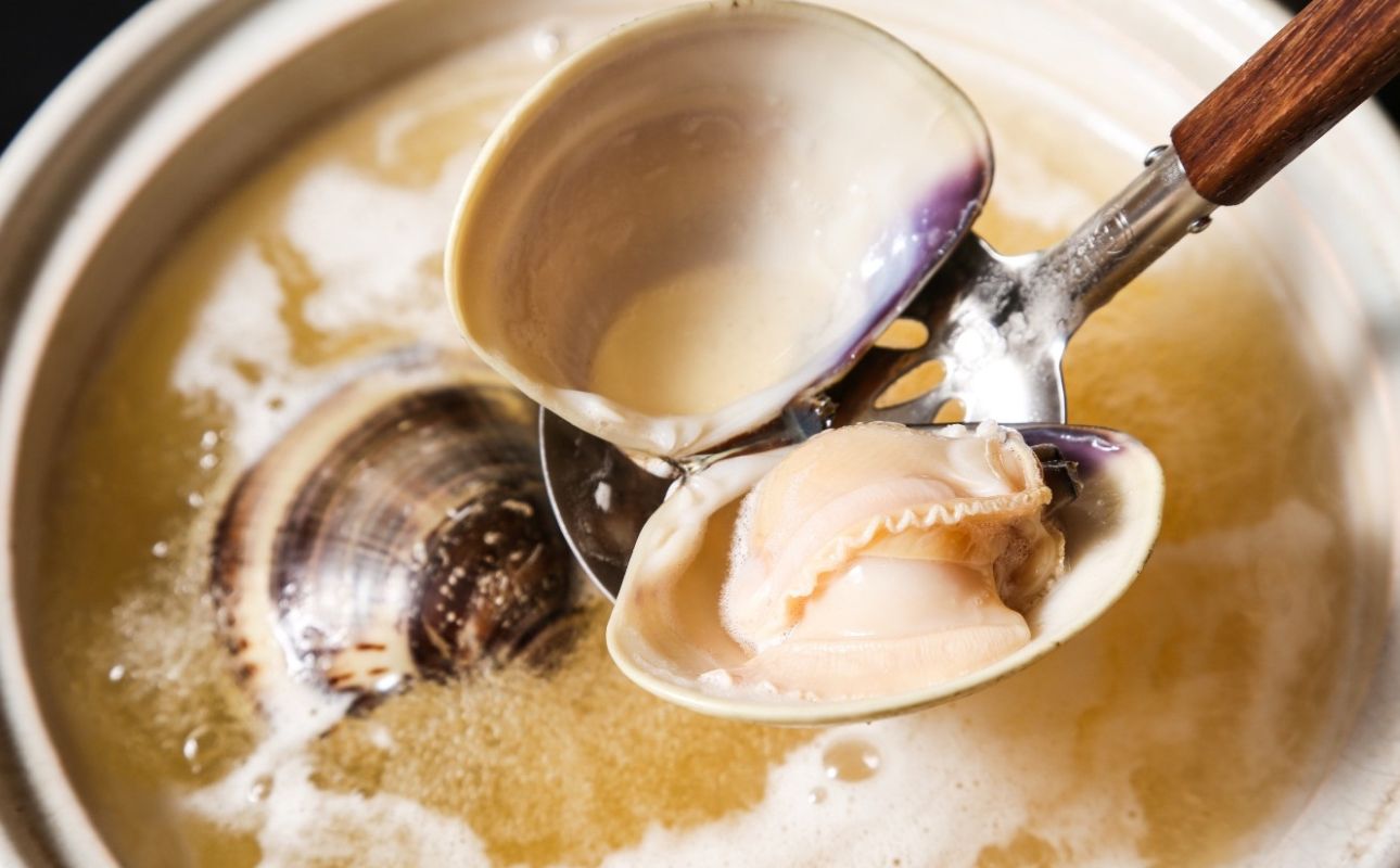 貝新畜養 活かしはまぐり （極上サイズ）2kg 木箱入りはまぐり ハマグリ 蛤