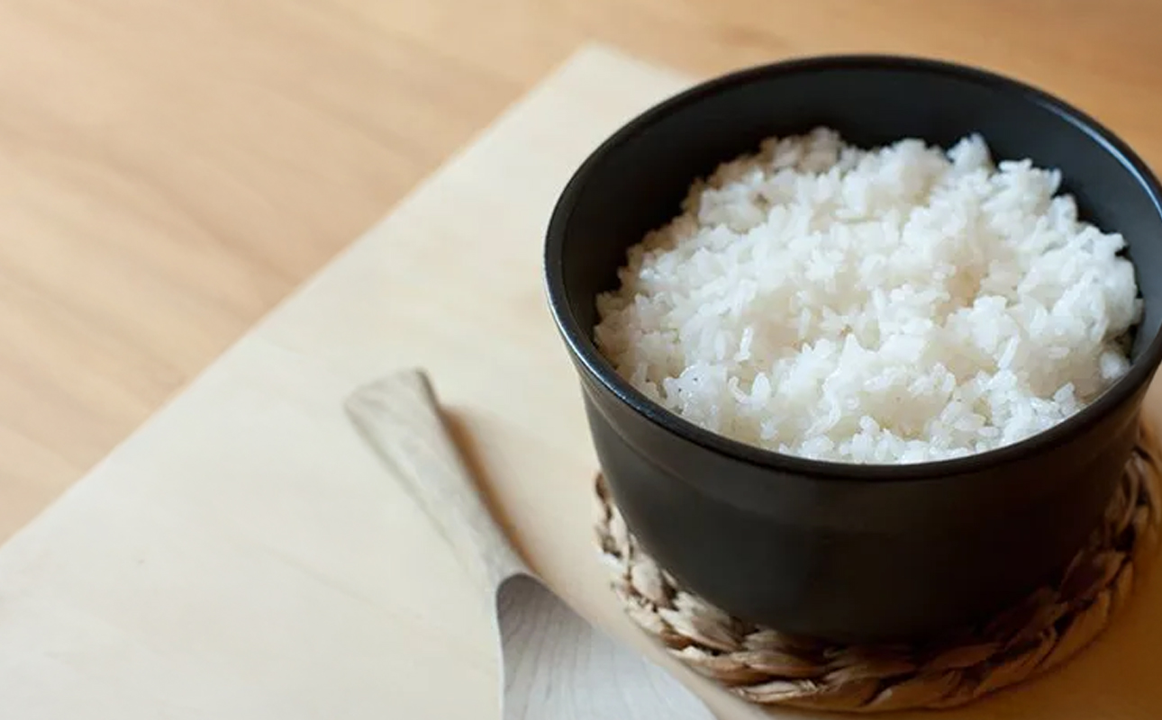 【萬古焼（ばんこやき）】ごはんを美味しく保存するスタイリッシュなおひつ 4th-market ヤソハチ お櫃 一合半 黒1個【八十八、おひつ、米、新米、レンジ、保温、保冷、万能、おしゃれ、かわいい、結婚祝、出産祝、セット、贈答、普段使い、手作り、一人用、家庭用、一人暮らし、家族、ファミリー、新生活、三重県 四日市市 ふるさと納税】