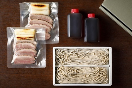 【 年越しそば 予約 】 石臼挽き 自家製粉 瑞穂そば （ 鴨汁せいろそば 2人前 ＋ せいろそば 2人前 ） 詰め合わせ 計4人前 つゆ付き ≪ 京丹波町産 蕎麦 100％使用 ≫ ※2025年12