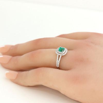 ふるさと納税 山梨市 プラチナエメラルドリング【E 0.44ct・D 0.40ct】 |  | 03