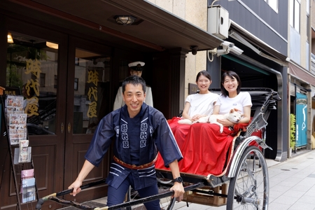 浅草人力車の一番の老舗！浅草観光人力車乗車チケット【２名様９０分コース】_0046-003-T03