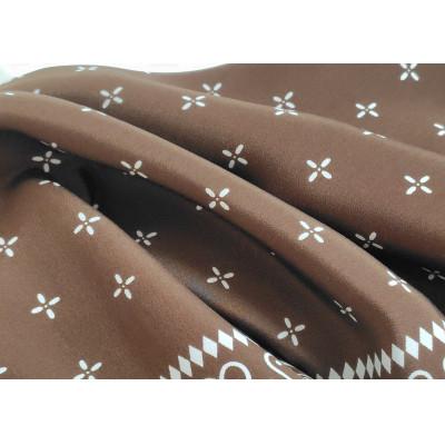 ふるさと納税 長浜市 浜ちりめんシルク100%の洗濯機でも洗えるシルクスカーフ(53×53)BROWN-クロス柄 |  | 03