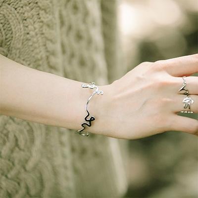 ふるさと納税 静岡市 【國廣沙織×三代目板金屋】Hiraganaバングル　ふじさん　シルバーSサイズ　1個