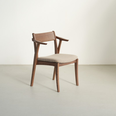 
                  ダイニングチェア　FAME　ウォールナット無垢材　大川家具(福岡県)【1369484】
                