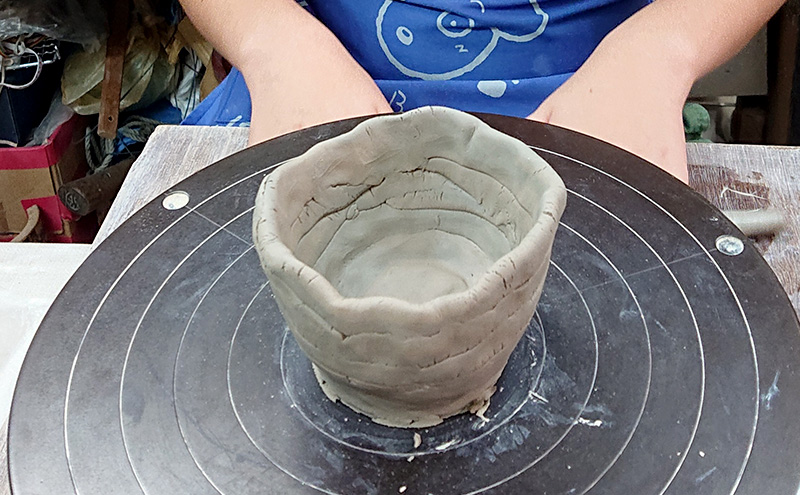 陶芸 陶芸体験 1名様 1回コース 体験 少人数制 手びねり 湯のみ マグカップ 粘土遊び ラクラク作業 器 フィギュア アクセス良好 大田区 東京都