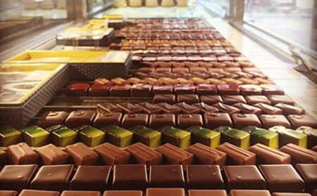 ボンボンショコラ5個(大葉)&フェーブ80g（コイン状チョコレート）／NICOchocolaterie チョコレート チョコレート専門店 ボンボンショコラ スイーツ お菓子 贈答用 ギフト お取り寄せ