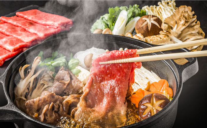 【全12回定期便】【訳あり】博多和牛 牛肉 しゃぶしゃぶ すき焼き 用 700g＜株式会社MEAT PLUS＞那珂川市 肉 牛肉 黒毛和牛 [GBW078]