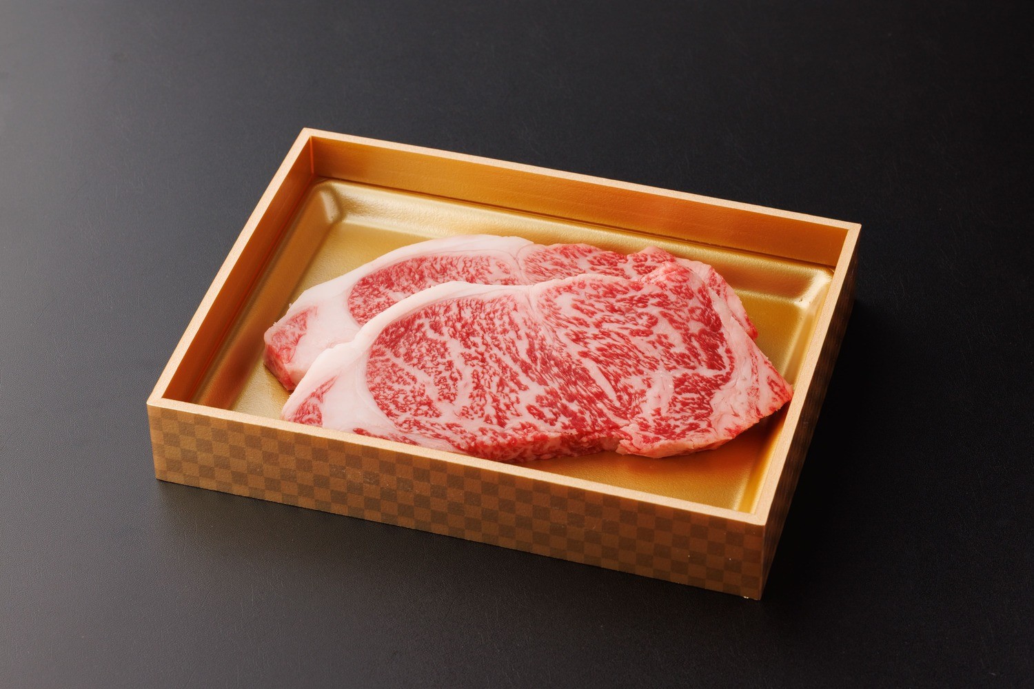 
                  ＜枚数選べる＞A5鳥取県産黒毛和牛サーロインステーキ(2枚/5枚/8枚) | 牛肉 和牛 黒毛和牛 A5ランク 鳥取和牛 サーロイン 高級肉 贅沢食材 家庭用 冷凍 保存 容量選択 ギフト 贈り物 お取り寄せ グルメ 人気 おすすめ 国産 鳥取県 境港市
                