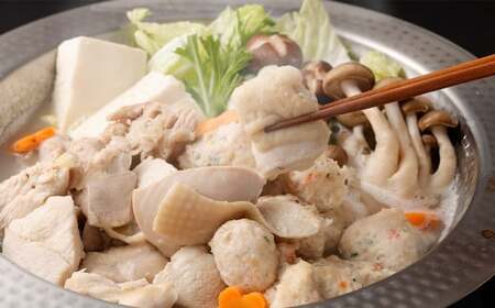 【2026年3月発送】 国産 黒毛和牛 もつ鍋 4人前 冷凍ちゃんぽん・濃縮スープ付＋ハーブ育ち チキン使用！水炊き 4人前 合計8人前