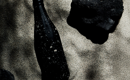 【ふるさと納税】【限定醸造】日本海の荒波が育んだ 海底熟成日本酒「濤〈TOU〉 02」（720ml）お酒 15度 希少品 限定 新潟 上越 ギフト 贈答 化粧箱入り 送料無料 シリアルあり 【チタン製