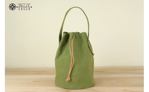 バッグ 丸底の巾着バッグ ライトカーキ L [アトリエSASSA 富山県 朝日町 34310562] 丸底 巾着 鞄 かばん カバン 帆布 革 おしゃれ 手作り シンプル レザー