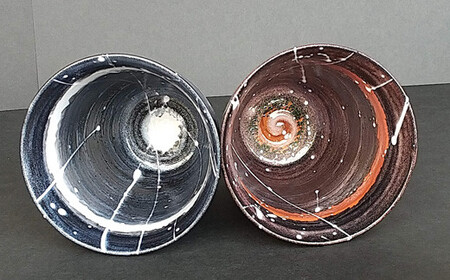 A30-188 ギャラリー器楽 光彩釉 銀河 焼酎カップ ボルドー×白ペア